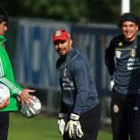 El 'Conejo' Pérez rompe el silencio sobre la titularidad que le quitó a Memo Ochoa