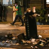 CIUDAD DE MÉXICO, 01JULIO2026.- Personal de limpieza comenzó a recoger desde las primeras horas del día la basura acumulada sobre Paseo de la Reforma y en las inmediaciones del Ángel de la Independencia, tras los festejos por la victoria de México ante Ecuador en la Copa Mundial de la FIFA 2026. FOTO: CAMILA AYALA BENABIB / CUARTOSCURO.COM.