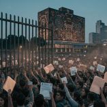 La UNAM informó durante el proceso de admisión 2026 que detectó irregularidades, bloqueó exámenes por conductas contrarias a la convocatoria, identificó patrones de comportamiento atípicos, presentó una denuncia penal el 3 de julio por posibles prácticas fraudulentas y anunció posteriormente la integración de una comisión técnica para revisar el proceso.