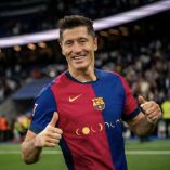 Lewandowski fue incluido como jugador leyenda del Barcelona