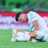 Lucas Di Yorio, delantero de Santos Laguna, consideró que no es posible que se ponga en riesgo a los jugadores tras dura entrada en medio campo
