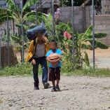 Alrededor de 100 familias huyeron de Agua Hernández y Rincón de Alcaparrosa, en la sierra de Chilpancingo, tras el retiro de las fuerzas armadas.