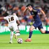 “Chucky” Lozano con amargo regreso a las canchas