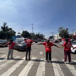 Integrantes de organizaciones como México Previene y Bicibus realizaron una activación en el cruce de los ejes 3 Sur y 1 Poniente.