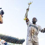 Randy Arozarena conectó tres jonrones en dos partidos consecutivos ante los Cachorros de Chicago, dos de ellos como primer bateador de los Marineros.