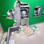 Según el informe policiaco, el joven había retirado parte de la tablaroca y había causado daños en el interior de la estructura del cajero automático.