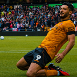 Raúl Jiménez vive un gran momento en los Wolves