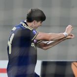 Amando "La Hormiga" González festejó con un Kame Hame Ha su primer gol con el Olympiacos
