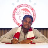 La institución griega le dio la bienvenida a Leon Bailey