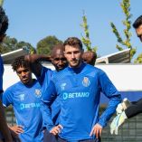 Santiago Gimenez ya completó sus primeros entrenamientos con su nuevo equipo, así que está en la rampa para debutar el viernes.