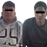 Bryan Alberto “N” y Ederli Gabriel “N”, detenidos en un hotel de la CDMX tras una persecución interestatal en la que se les aseguró joyería, un marro y la motocicleta en la que huían.