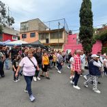 Entre muestras de apoyo e incertidumbre por sus viviendas, vecinos y familiares despidieron a Carlos, víctima de la explosión en la Avenida Alta Tensión, Álvaro Obregón.