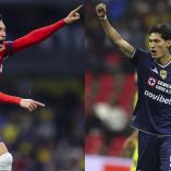 Chiquete Orozco celebra sus goles ante América, vistiendo las playeras de Chivas y Cruz Azul.