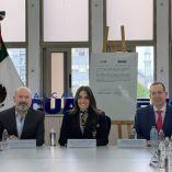 Alessandra Rojo de la Vega y CANIETI durante la firma del convenio