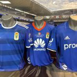 El Real Oviedo conserva en su colección una camiseta conmemorativa y de solidaridad con México.