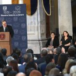 El rector de la UNAM, Leonardo Lomelí, advirtió que estas tecnologías están reconfigurando “vertiginosamente” la manera en que se aprende, investiga, crea y comparte conocimiento.