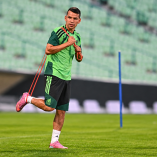 Hirving Lozano trabaja con la Selección Mexicana antes del encuentro frente a Colombia.