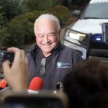 Ernesto Ruffo Appel llegó a su hogar en Ensenada, donde pasará el resto del proceso penal por su presunta participación en delincuencia organizada y huachicol fiscal.