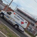 Elementos de la Policía Municipal acudieron hasta la secundaria para controlar la situación y procedieron con la detención del adolescente.