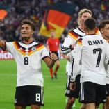 La selección de Alemania venció 2-0 a Serbia en el Allianz Arena