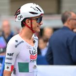 Isaac del Toro recibió un gran apoyo en Bérgamo, Italia, durante la presentación de los equipos para Il Lombardia 2026