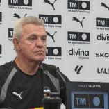 Javier Aguirre debutará ante el Racing de Santander en el banquillo del Valencia