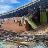 El sismo destruyó escuelas, hospitales, iglesias, edificios públicos, puentes y carreteras en el centro del país.
