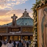 La celebración conmemora los primeros 50 años de la construcción de la nueva Basílica y el traslado de la imagen guadalupana a este recinto.