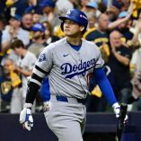 Ohtani con el uniforme de Dodgers.