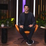Oso Trava suele platicar con empresarios en su podcast.