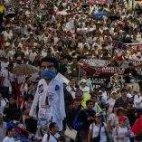 Ciudad de México a 13 de octubre de 2026. Decenas de trabajadores del Instituto Mexicano del Seguro Social (IMSS) marcharon del Hospital Siglo XXI a Paseo de la Reforma. Foto: Alejandro Aguilar