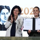 La presidenta advirtió que, si no se cumplen los lineamientos, se impulsará una ley que contemple sanciones para las empresas tecnológicas.