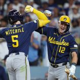 Milwaukee Brewers vence a Los Angeles Dodgers en el Juego 3 de la NLCS