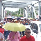 Los inconformes bloquearon carreteras y exigieron esclarecer el asesinato del profesor Leví Peralta.