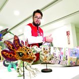 Alfredo Hernández agradece que cada año aumente la competencia en el Concurso y Desfile de Alebrijes Monumentales de la Ciudad de México.