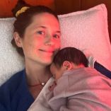 Bonnie Wright, actriz de Harry Potter, da la bienvenida a su segundo hijo