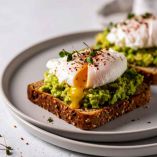 Receta de avocado toast con huevo