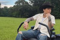 Christian Nodal sorprendió a sus seguidores al mostrar un drástico cambio de look para iniciar 2026.