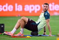 Santiago Gimenez trabaja en su recuperación.