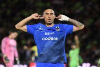 Uros Durdevic celebra su primer gol con Rayados.