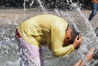 ¿Por qué la gente se moja en Sábado de Gloria?