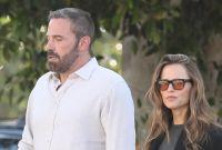 Ben Affleck y Jennifer Garner reaparecen juntos en hospital por su hija VioletEXCLUSIVEBen Affleck and Jennifer Garner share a warm reunion in Brentwood, stepping out as a smiling and happy pair to celebrate Easter with family before taking their son Samuel to the Federal Building in Los Angeles to handle passport errands on April 3, 2026.****Ben Affleck y Jennifer Garner comparten un cálido reencuentro en Brentwood, saliendo como una pareja sonriente y feliz para celebrar Easter con la familia antes de llevar a su hijo Samuel al Federal Building en Los Angeles para realizar trámites de pasaporte el 3 de abril de 2026.