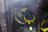 En la alcaldía Iztacalco una persona perdió la vida tras un incendio en un domicilio y en Venustiano Carranza lograron rescatar con vida a un hombre que quedó atorado.