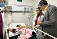 El IMSS detalló que el equipo médico de la Unidad Médica de Alta Especialidad (UMAE) brindó un servicio integral y seguro a la señora Sandra, de 31 años, que se encontraba en trabajo de parto.