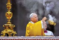 Papa León XIV durante su primera misa de Navidad.