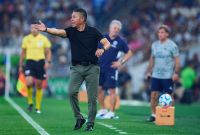 Ignacio Ambriz admite que la presión en el banquillo del León sigue incrementando.