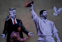 El show de Bad Bunny en el Super Bowl inspiró al muralista Alberto Leon.