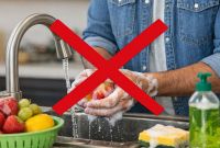 Por qué lavar frutas con jabón puede ser un riesgo para tu salud