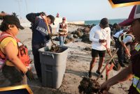 Autoridades refuerzan operativos por presencia de hidrocarburos en costas de Veracruz y Tabasco