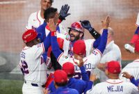 Austin Wells conectó un cuadrangular de tres carreras que terminó con el compromiso en el séptimo rollo.